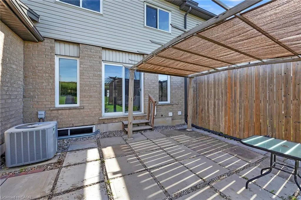 252 Countrystone Crescent