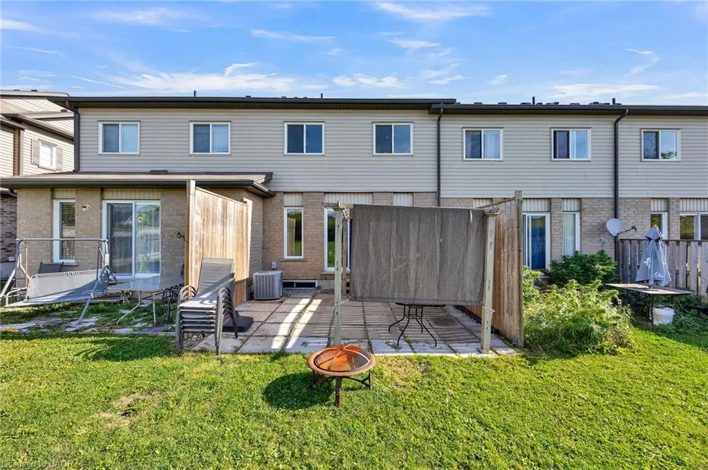 252 Countrystone Crescent