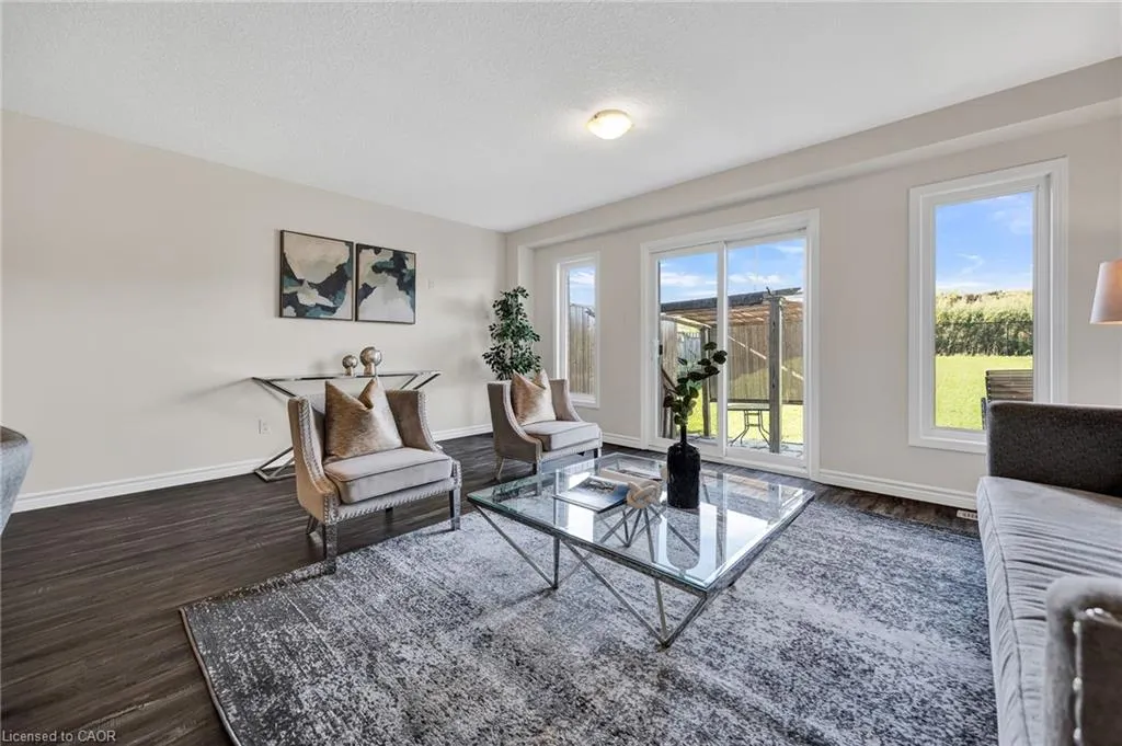 252 Countrystone Crescent