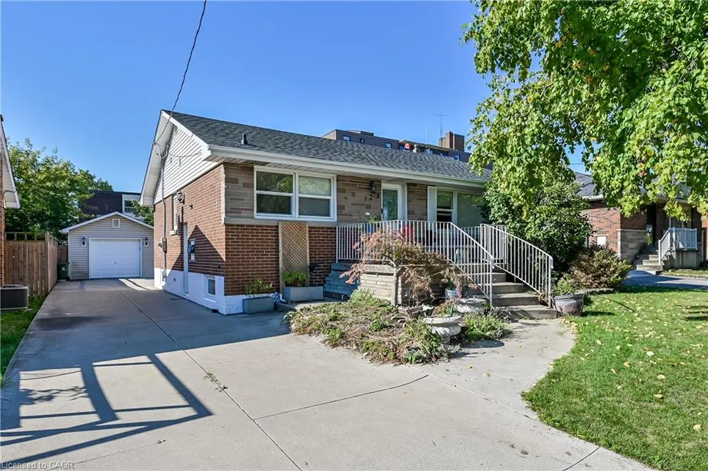 122 Toby Crescent, #2
