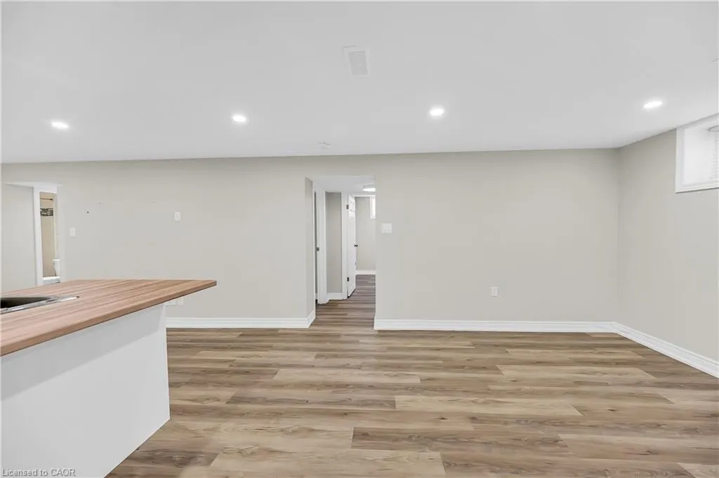 122 Toby Crescent, #2