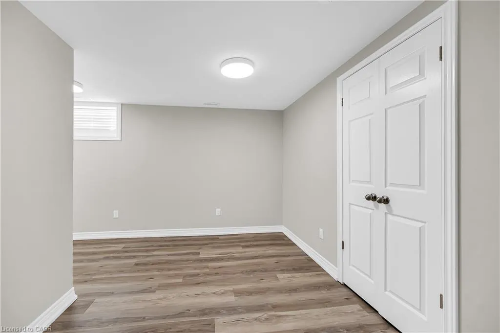122 Toby Crescent, #2
