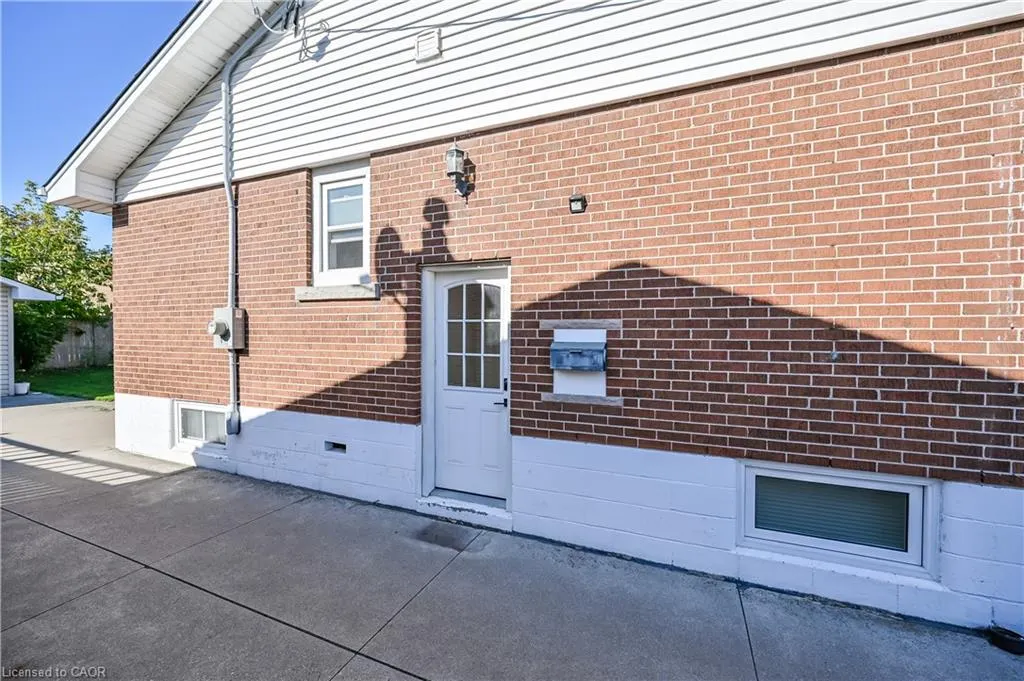 122 Toby Crescent, #2