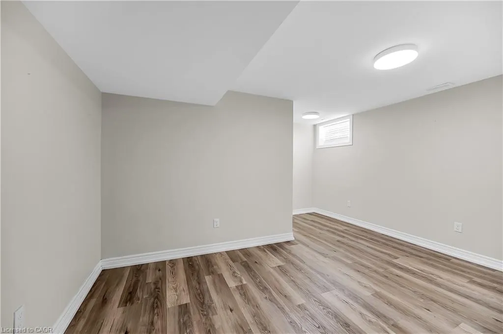 122 Toby Crescent, #2