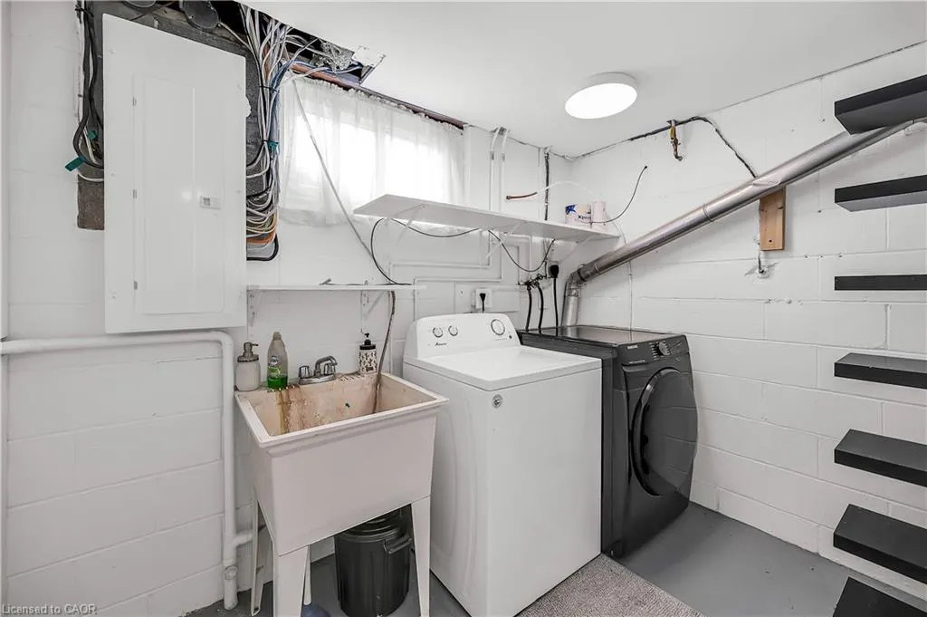 122 Toby Crescent, #2