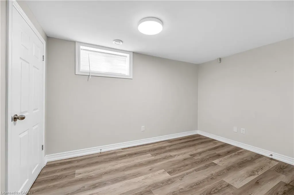 122 Toby Crescent, #2