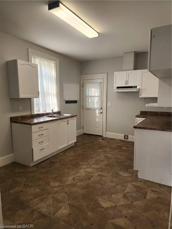 141 Laurel Street, #A