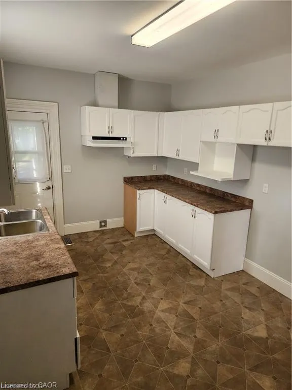 141 Laurel Street, #A