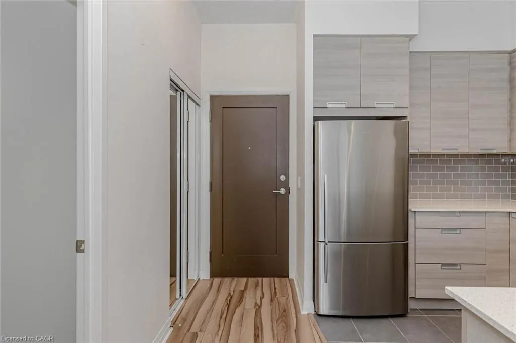75 Eglinton Avenue W, #302