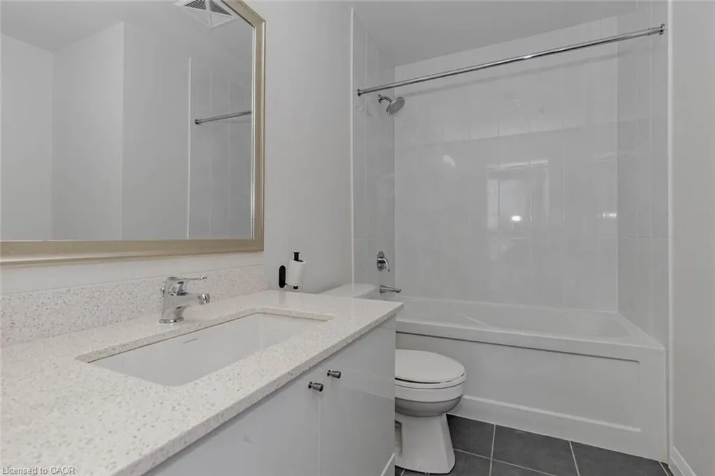 75 Eglinton Avenue W, #302