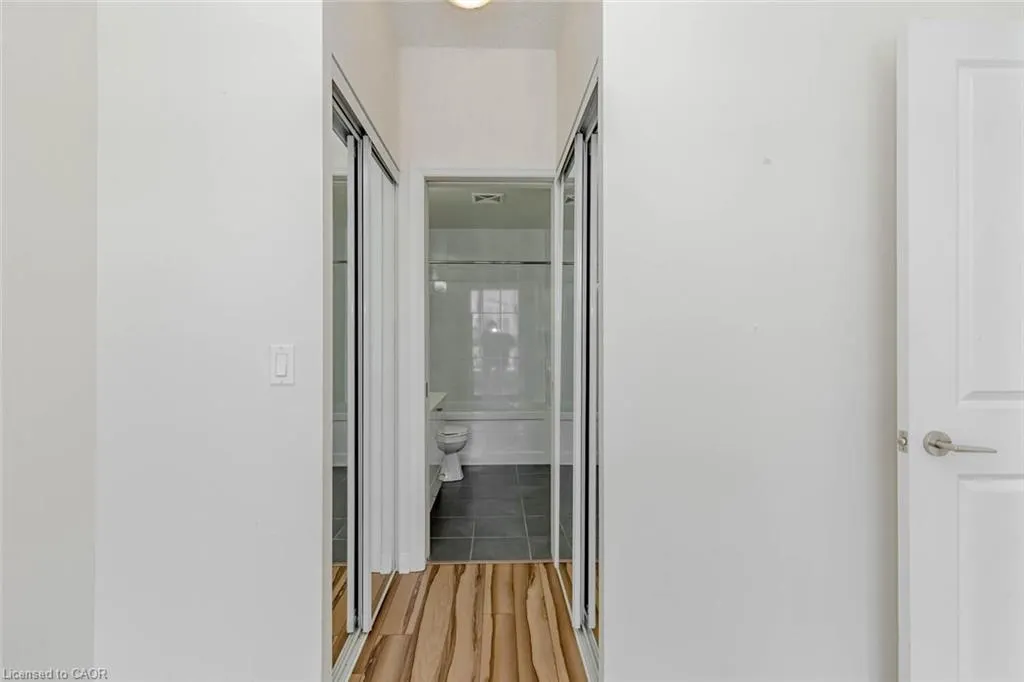75 Eglinton Avenue W, #302
