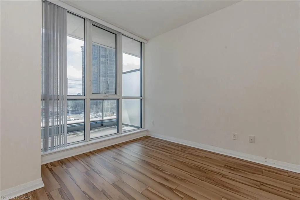 75 Eglinton Avenue W, #302