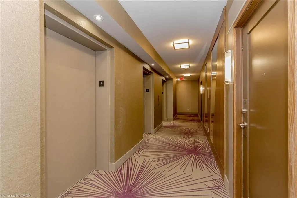 75 Eglinton Avenue W, #302