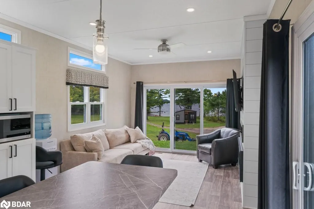 1366 Rosseau Lake Rd 2