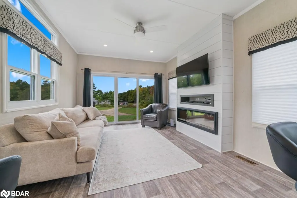 1366 Rosseau Lake Rd 2