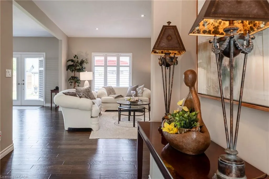 6 Bluenose Drive