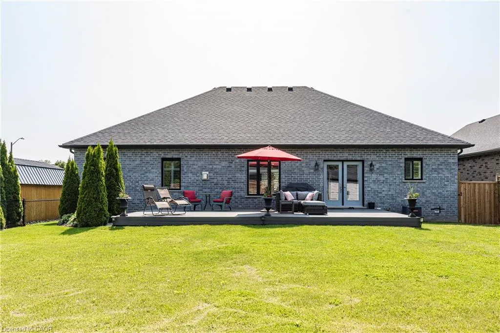 6 Bluenose Drive