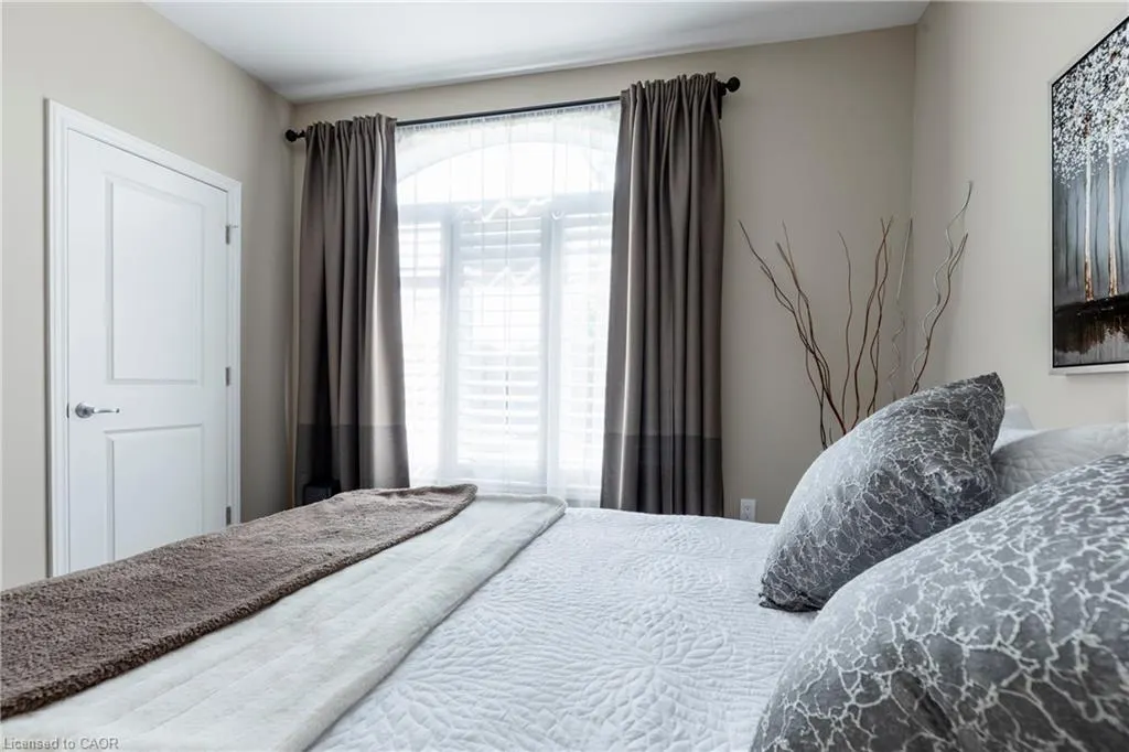 6 Bluenose Drive