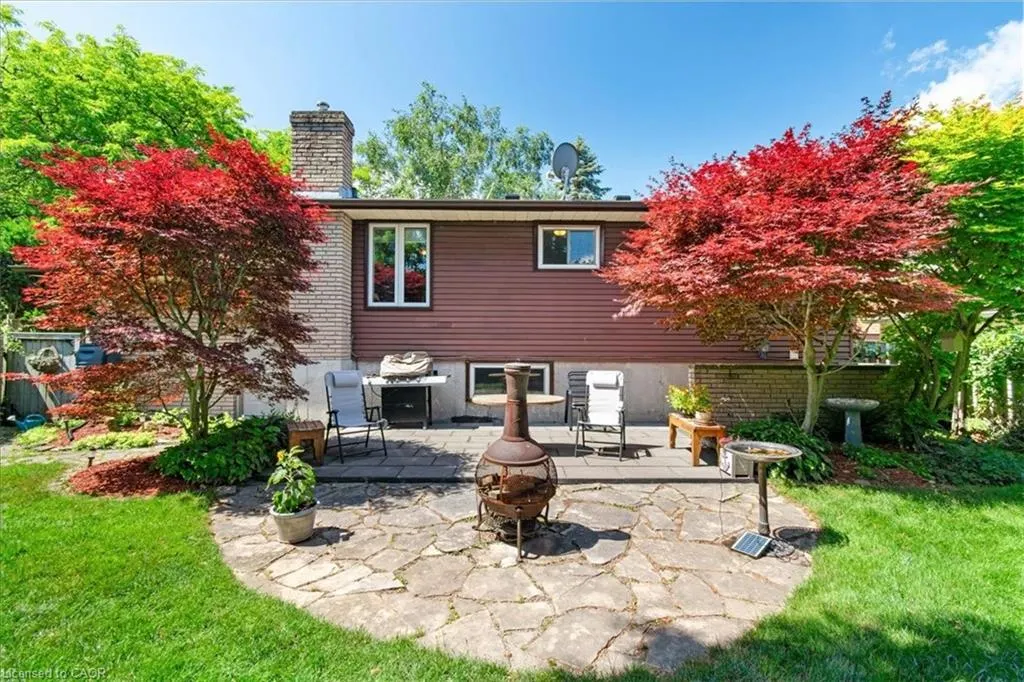 18 Dixon Drive