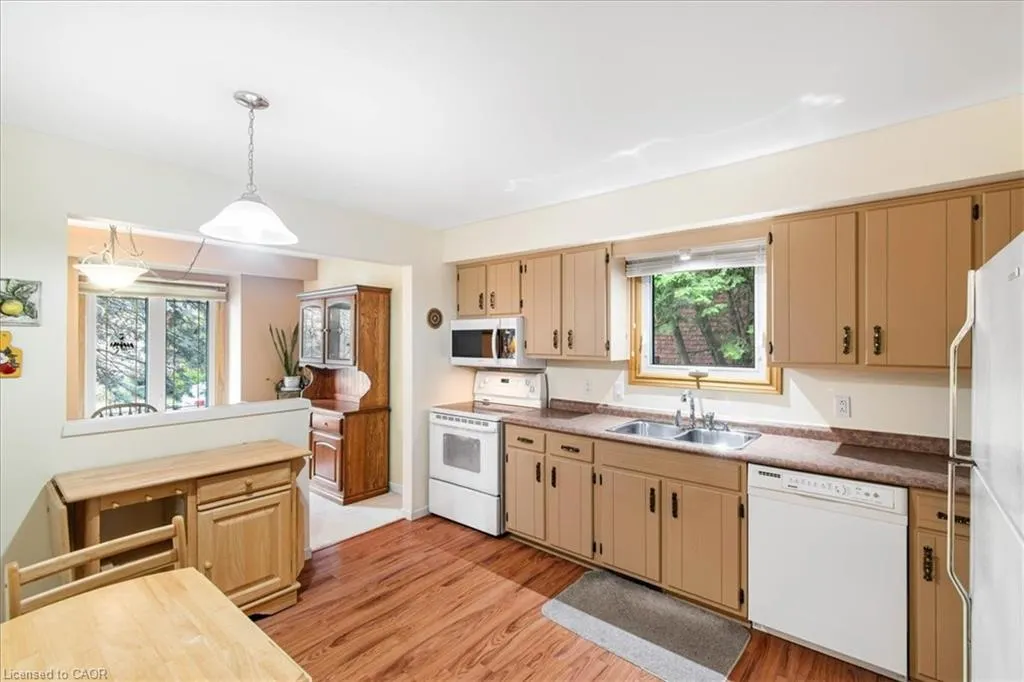 18 Dixon Drive