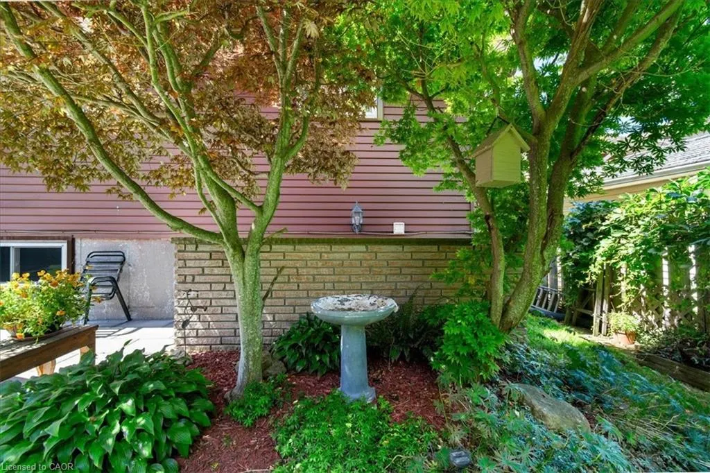 18 Dixon Drive
