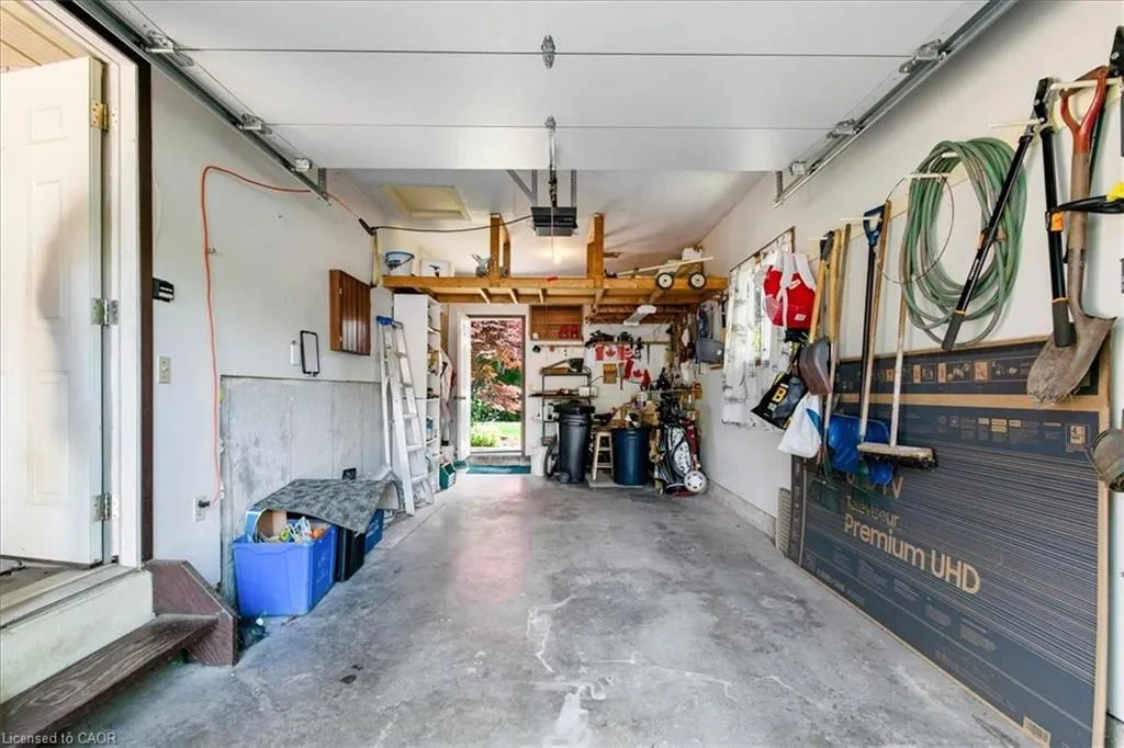 18 Dixon Drive