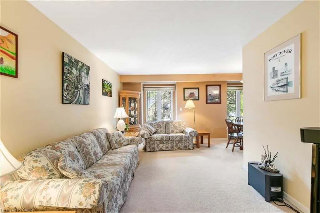 18 Dixon Drive