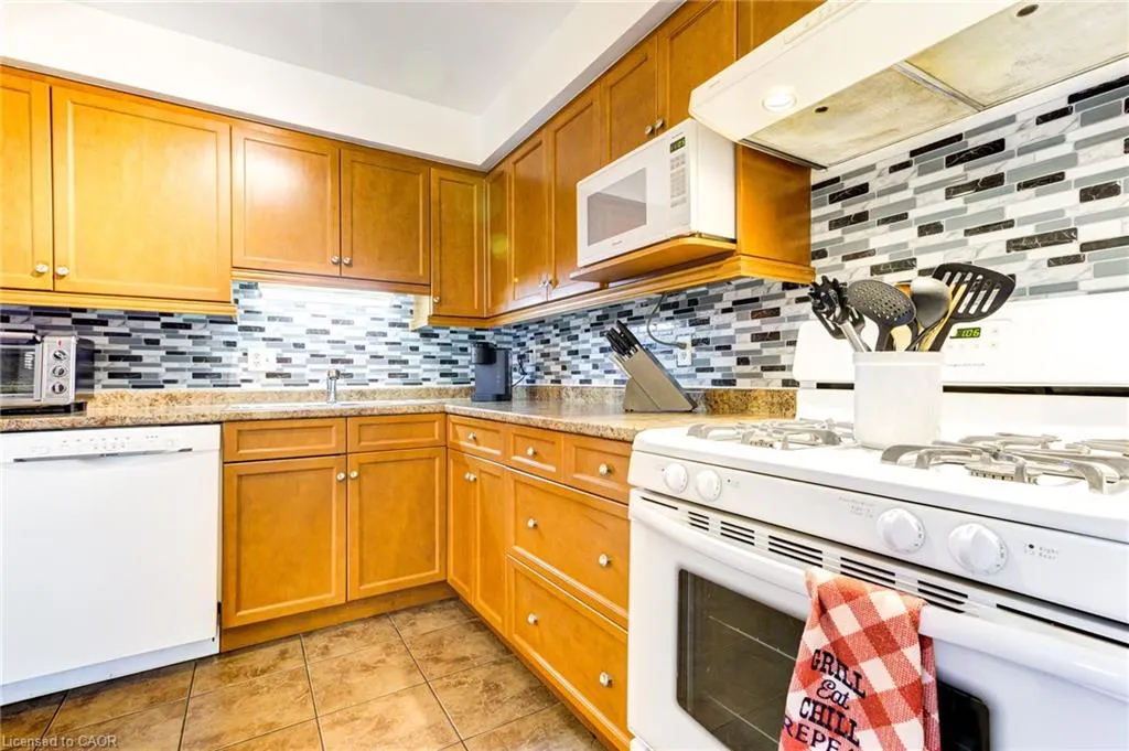 125 Sekura Crescent, #29