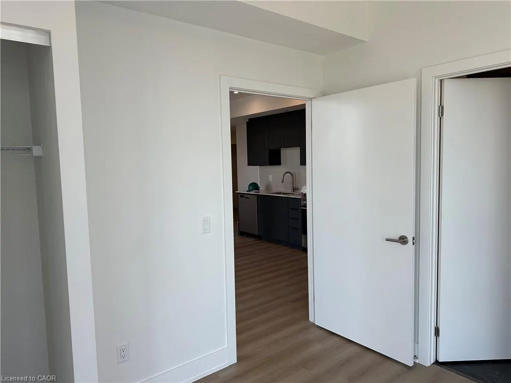 25 Wellington Street S, #2710