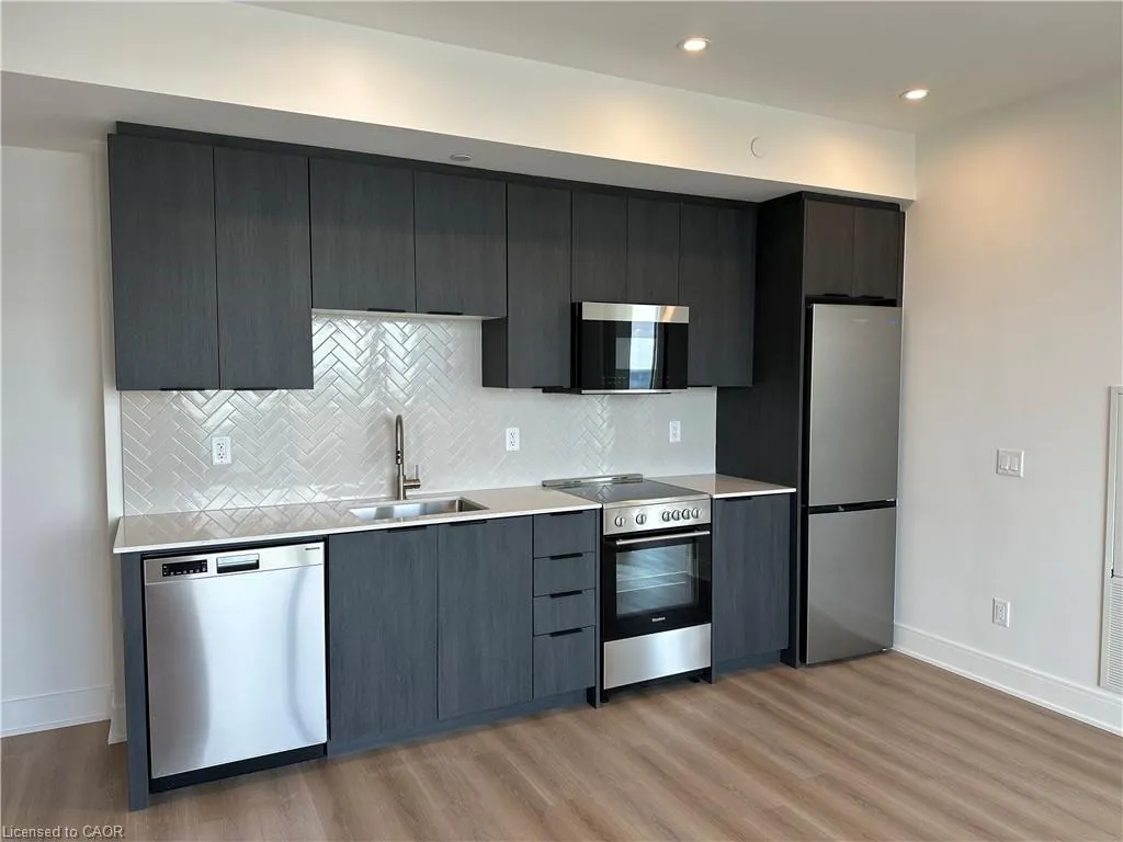 25 Wellington Street S, #2710
