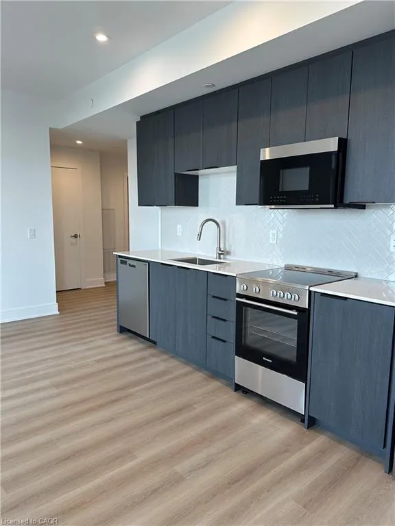 25 Wellington Street S, #2710