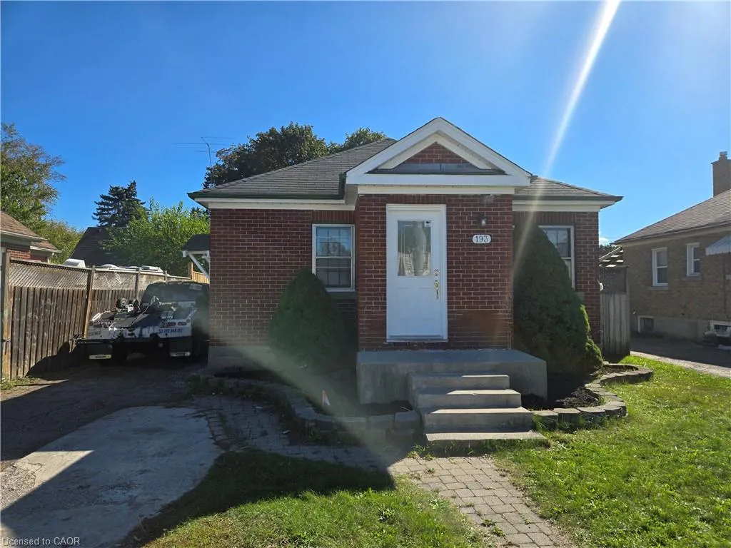 193 Ottawa Street S