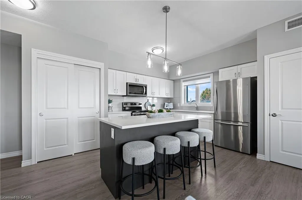 408 Guelph Avenue, #210