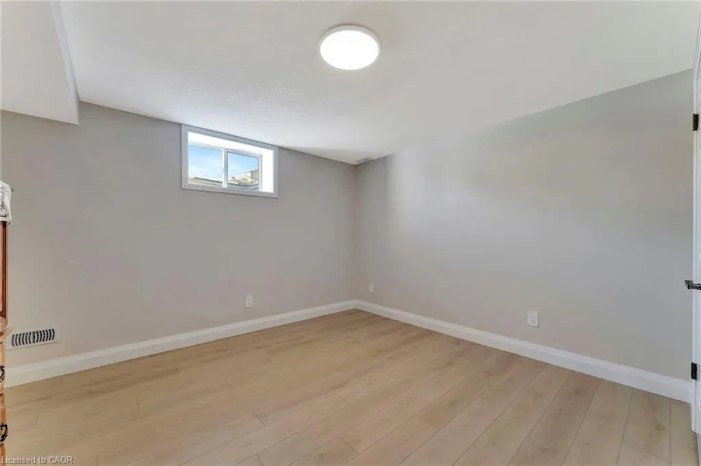 107 Forbes Crescent