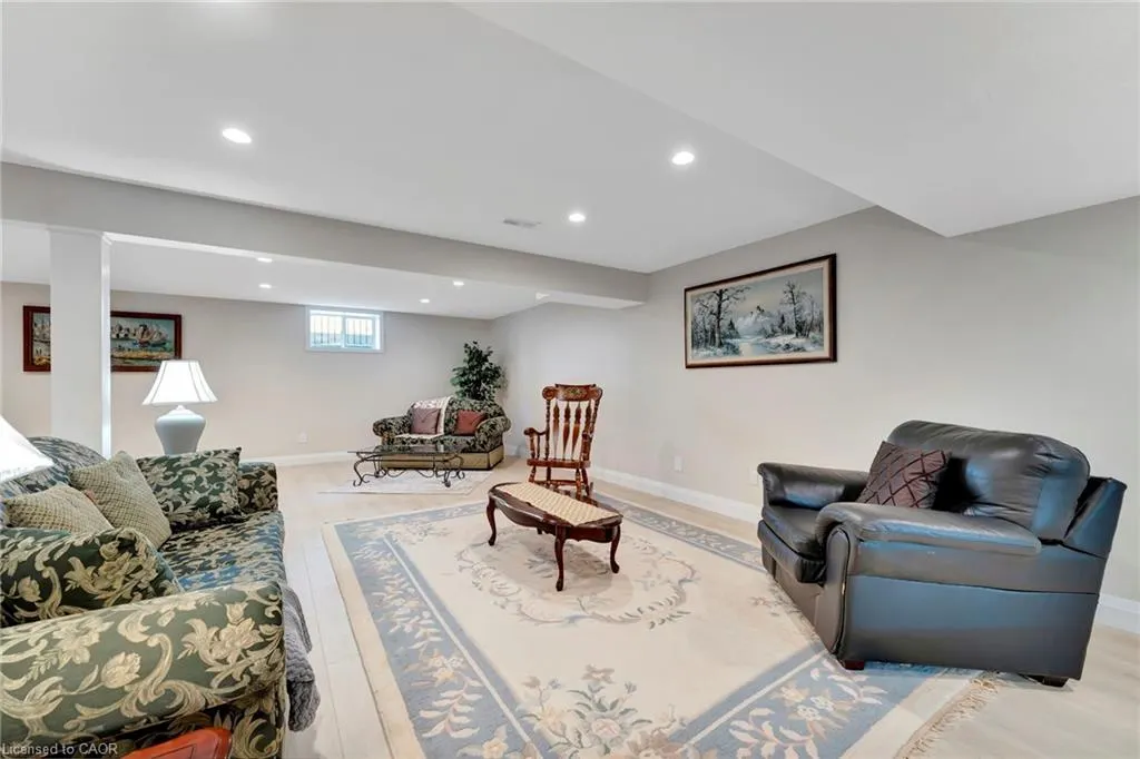 107 Forbes Crescent