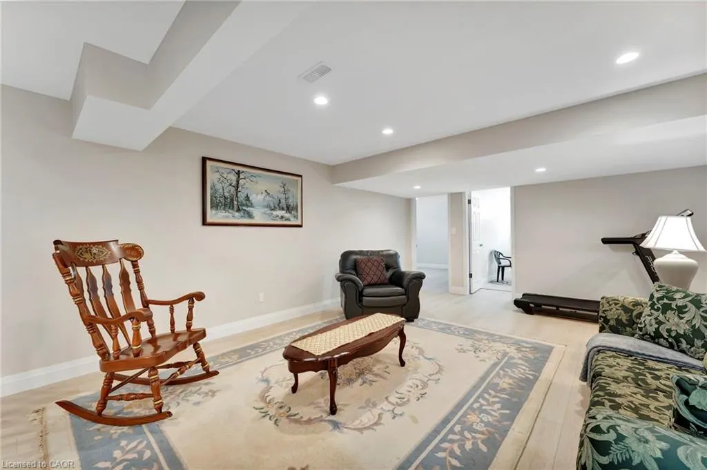 107 Forbes Crescent