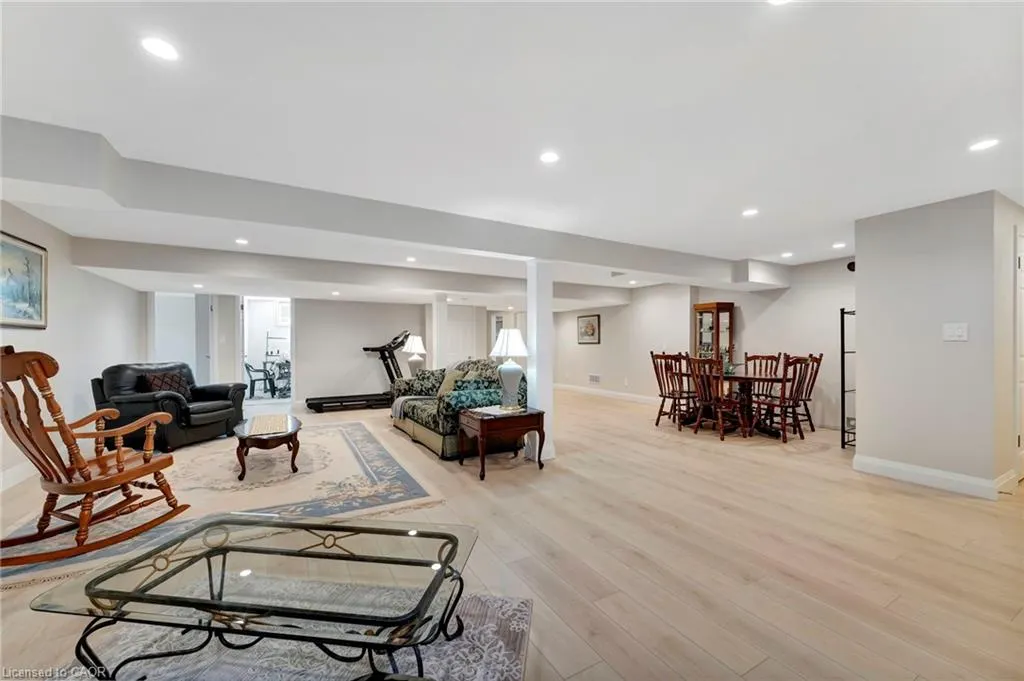 107 Forbes Crescent