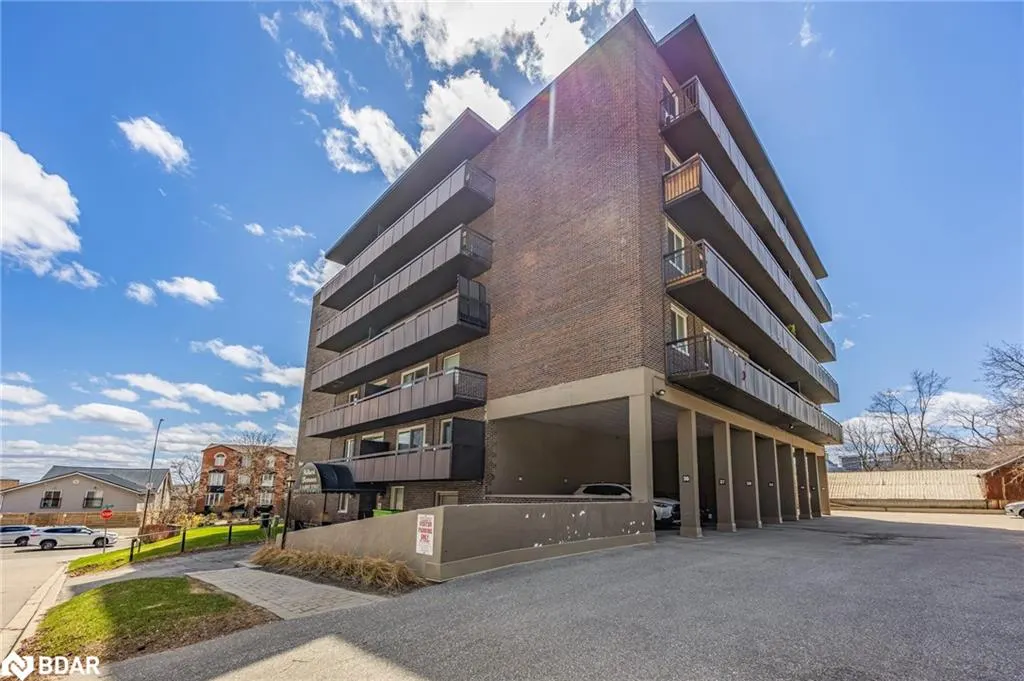 2 Albert Street, #32