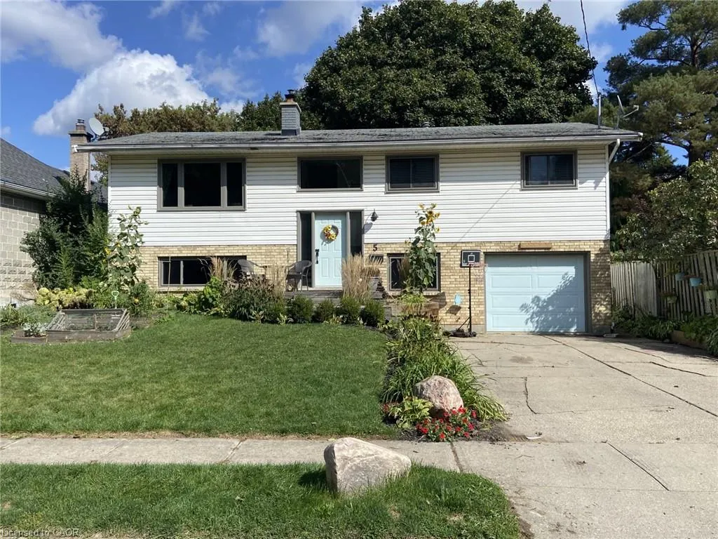 5 Lowell Street N