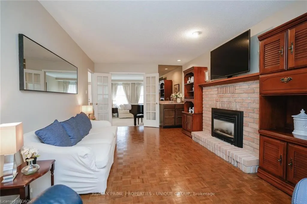 9 Longwater Chase