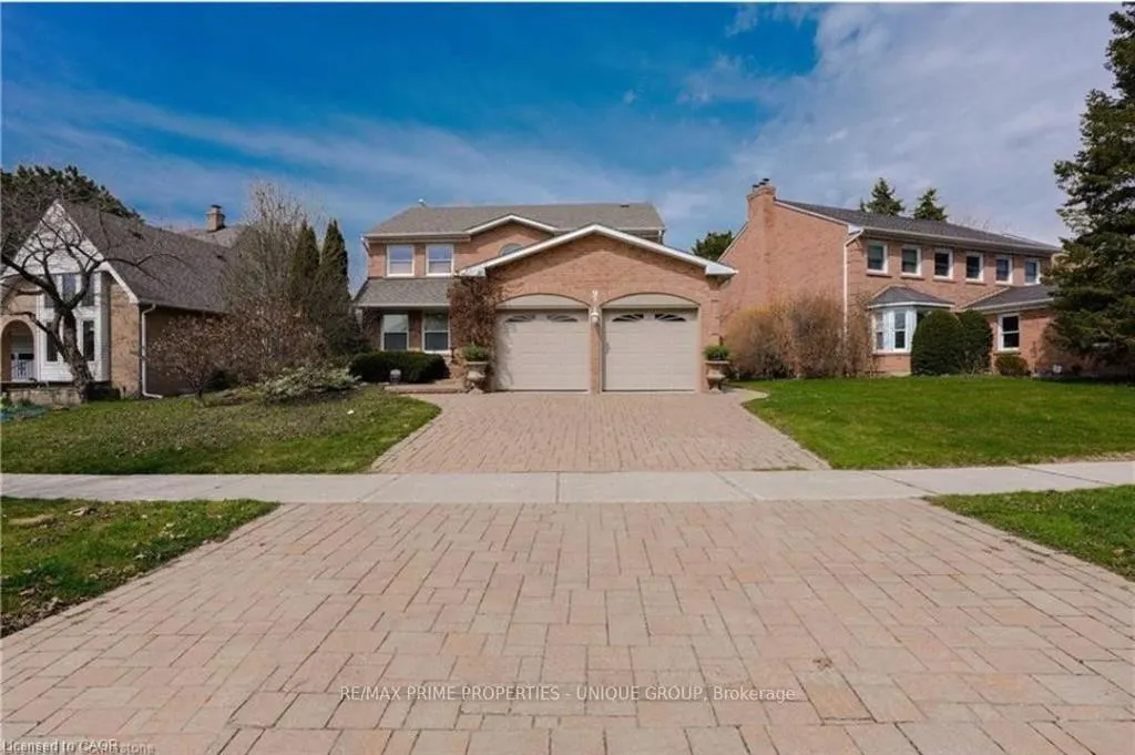 9 Longwater Chase