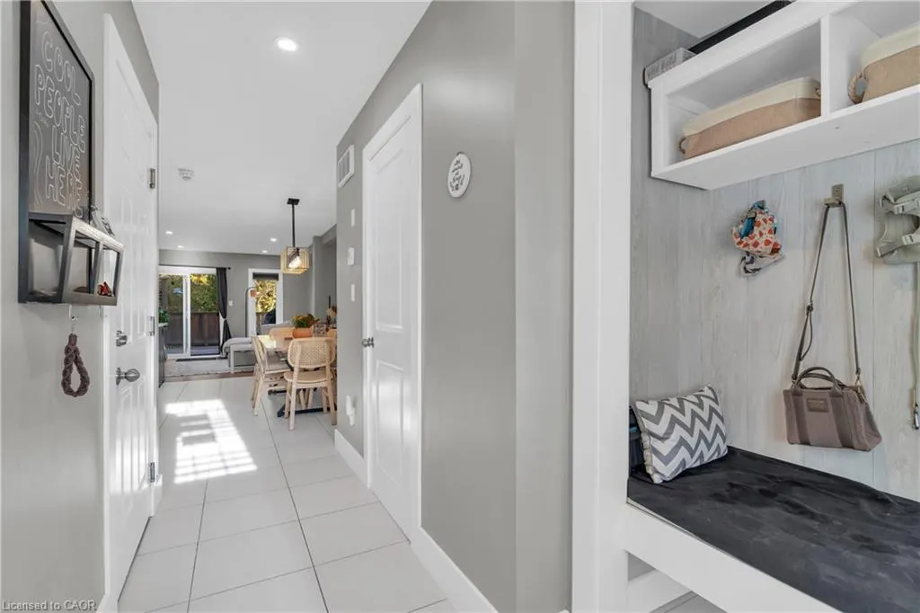 49 Meadowridge Street