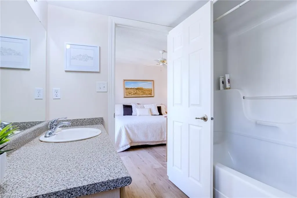 2065 Appleby Line, #402