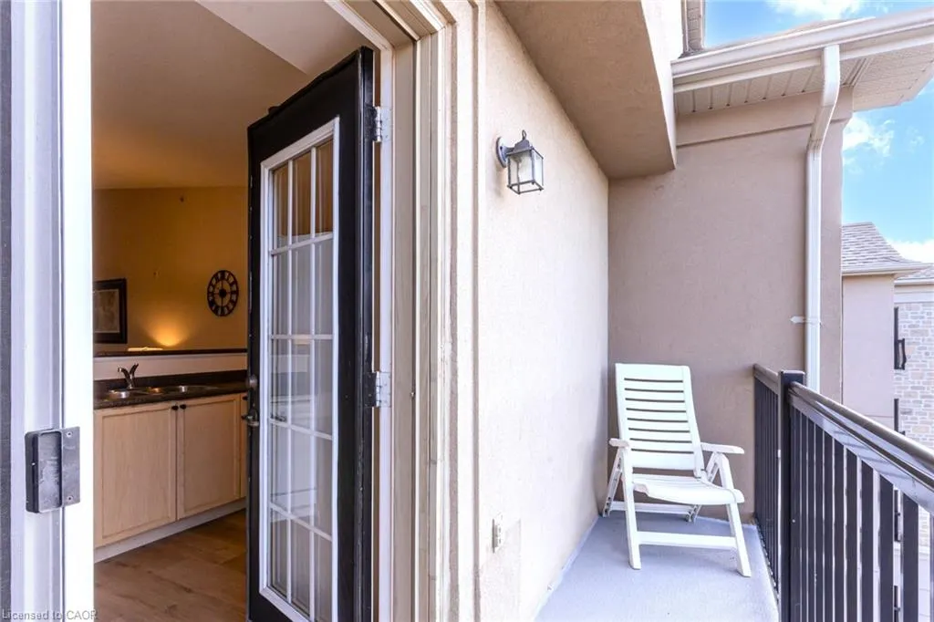 2065 Appleby Line, #402