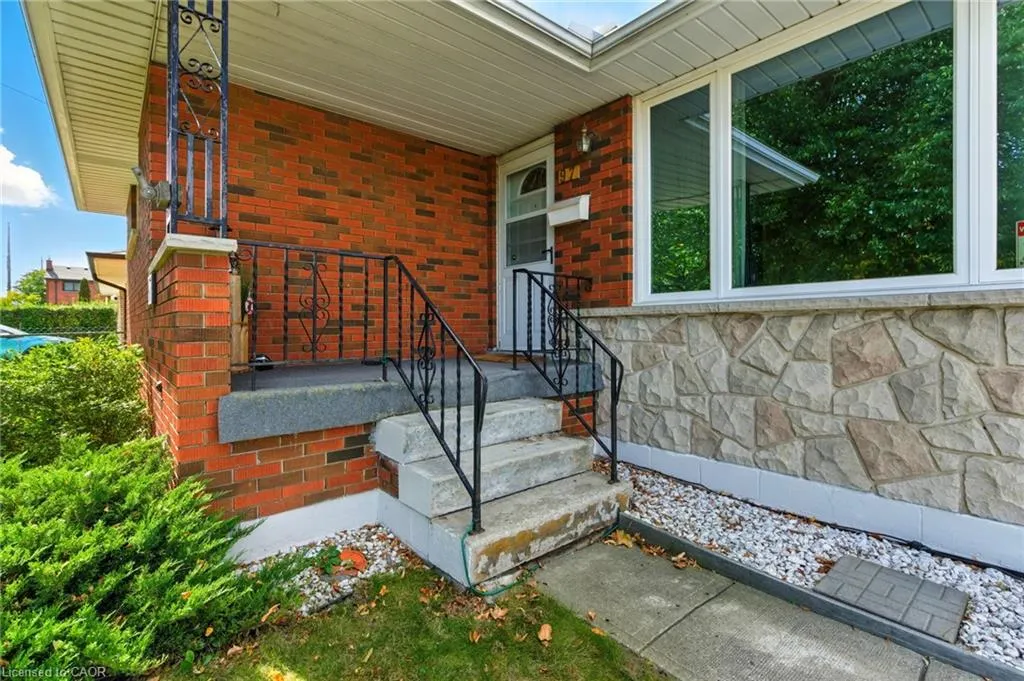 97 Kenora Avenue