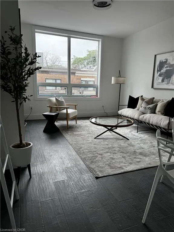 307 1/2 Barton Street E, #8