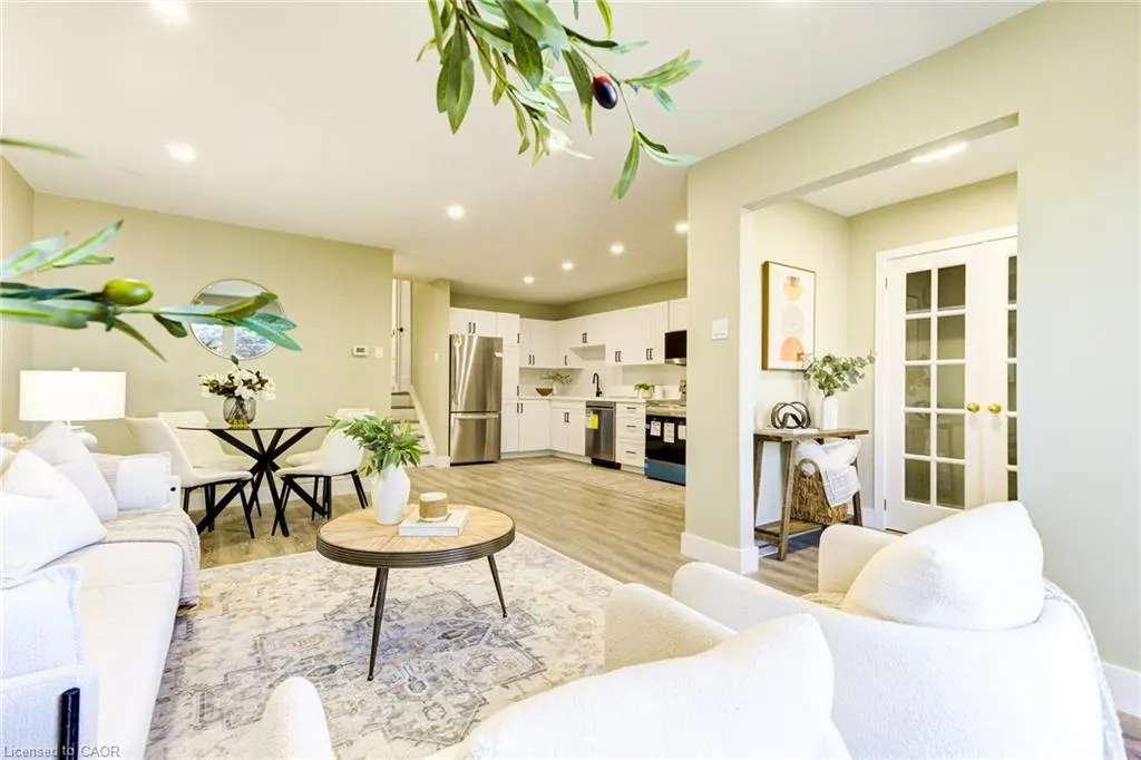 235 Sunset Boulevard