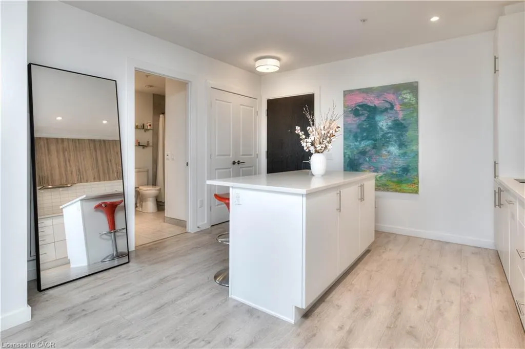 181 King Street S, #1309