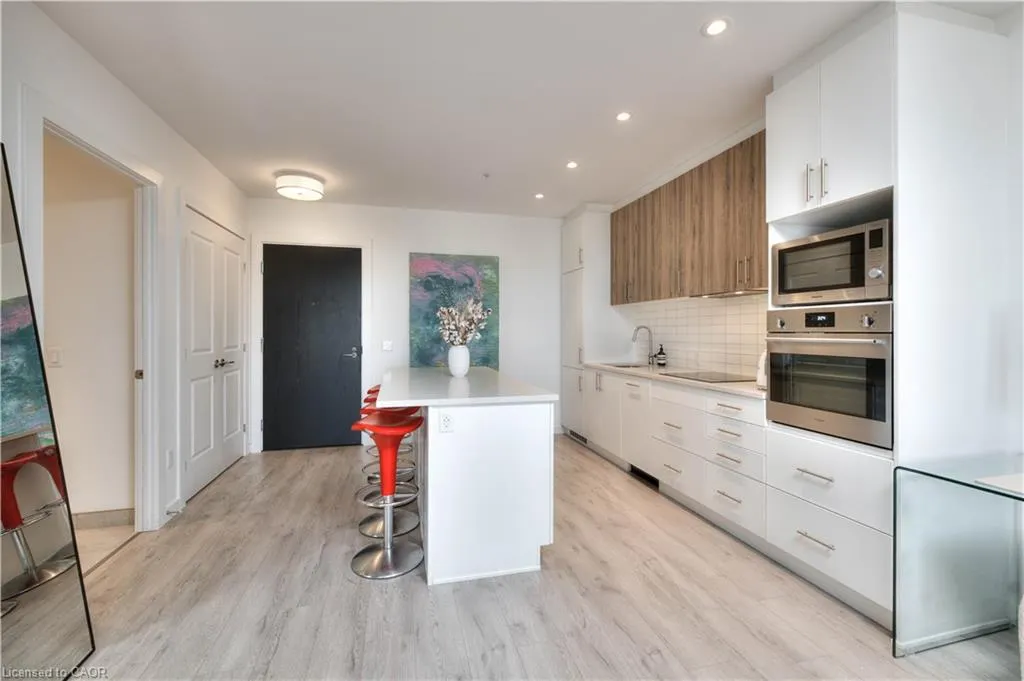 181 King Street S, #1309
