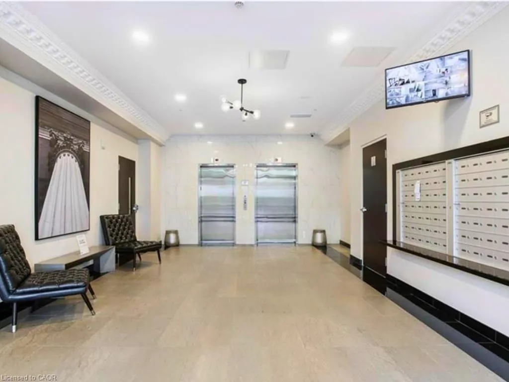 112 King Street E, #903
